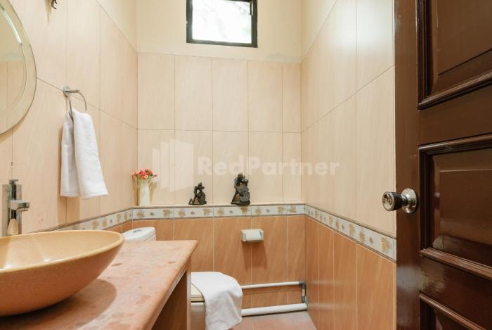 sr residence near mall ciputra cibubur mitra reddoorz