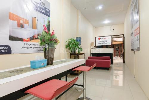 sr residence near mall ciputra cibubur mitra reddoorz