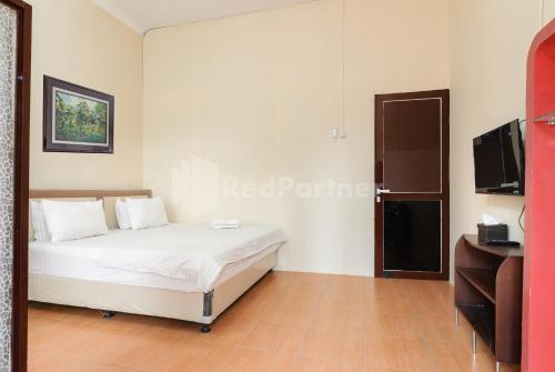 sr residence near mall ciputra cibubur mitra reddoorz
