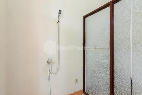 sr residence near mall ciputra cibubur mitra reddoorz