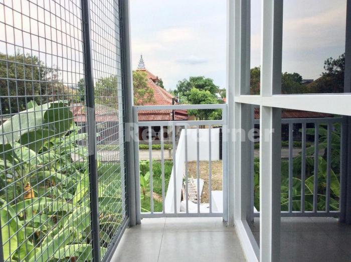 terra guesthouse jec mitra reddoorz