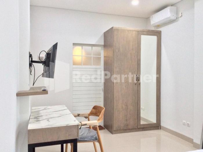 terra guesthouse jec mitra reddoorz