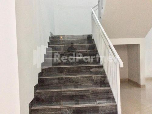 terra guesthouse jec mitra reddoorz