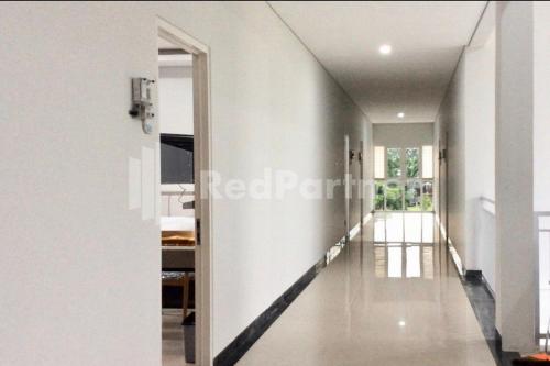 terra guesthouse jec mitra reddoorz