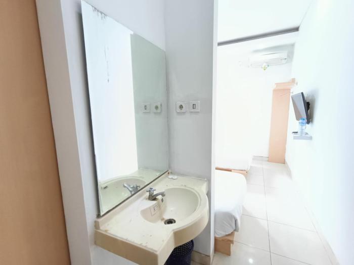 urbanview hotel b liv kendari by reddoorz
