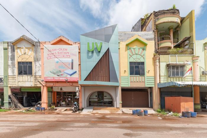 urbanview hotel r house batuaji
