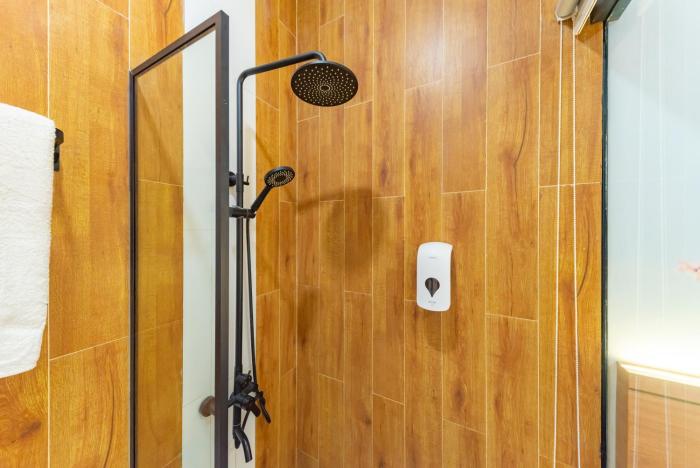 urbanview hotel r house batuaji
