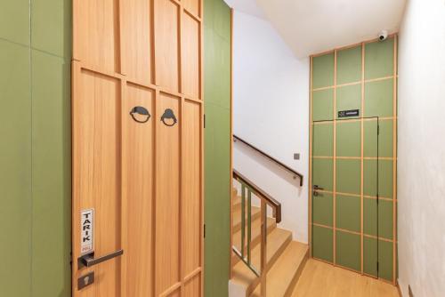 urbanview hotel r house batuaji