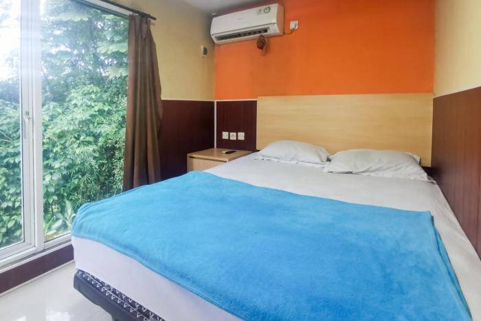 hotel container inn puncak mitra reddoorz