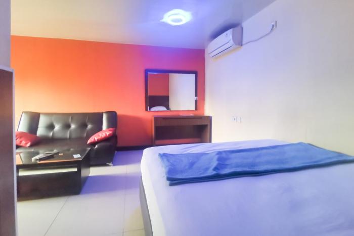 hotel container inn puncak mitra reddoorz