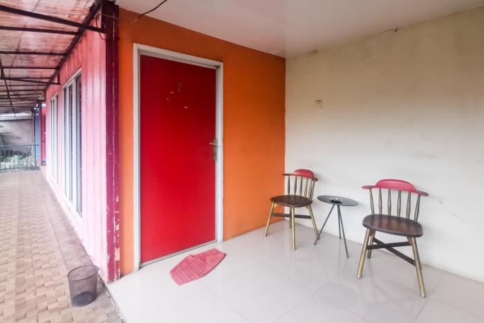 hotel container inn puncak mitra reddoorz