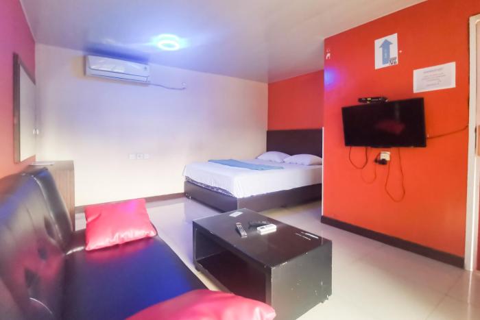 hotel container inn puncak mitra reddoorz