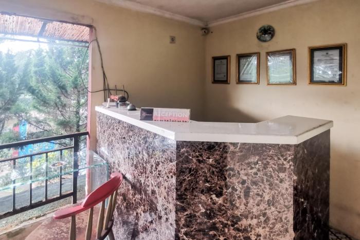 hotel container inn puncak mitra reddoorz