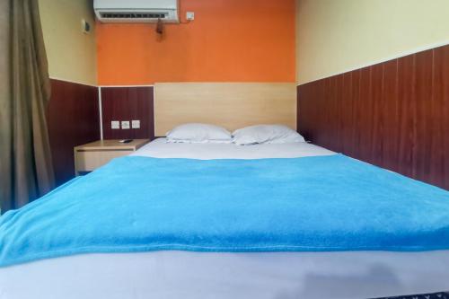 hotel container inn puncak mitra reddoorz