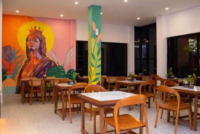 queen parrona hotel by sativa