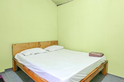 Bukit Senyum Residence Mitra Reddoorz,,2 star