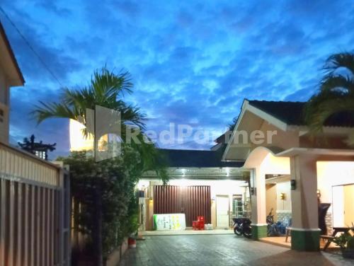 Isa Homestay Kudus Mitra Reddoorz,,2 star