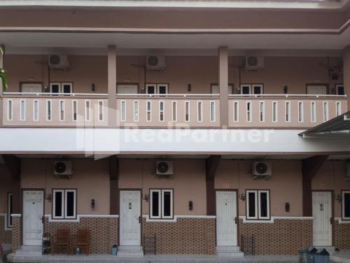 Isa Homestay Kudus Mitra Reddoorz,,2 star
