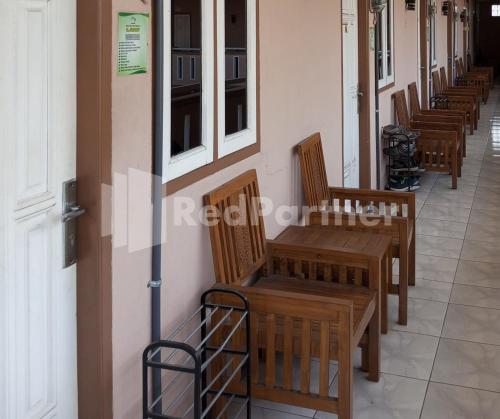 Isa Homestay Kudus Mitra Reddoorz,,2 star