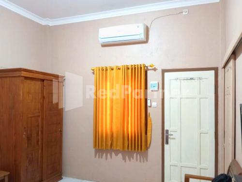 isa homestay kudus mitra reddoorz