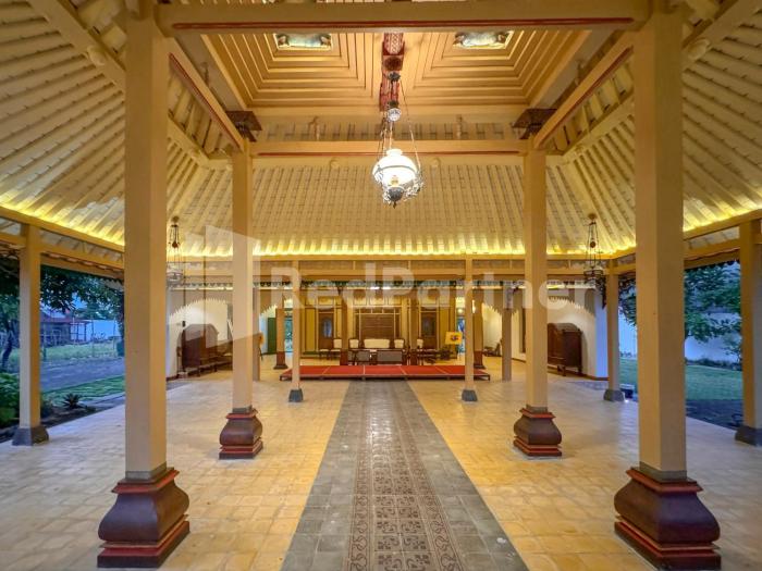 ndalem joglo kawijayan syariah mitra reddoorz