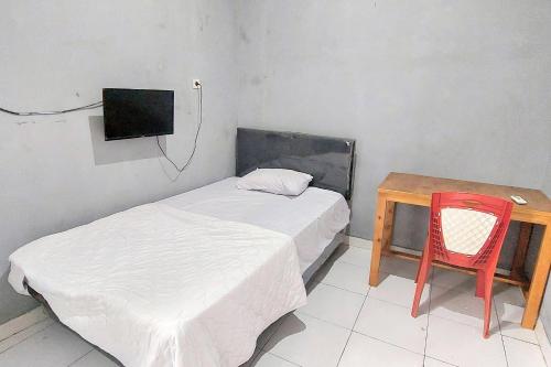 Pondok Gede Dkost Syariah Mitra Reddoorz,,2 star