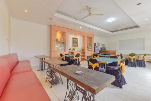 Reddoorz @ House Of Dirga Cisarua Puncak,,2 star