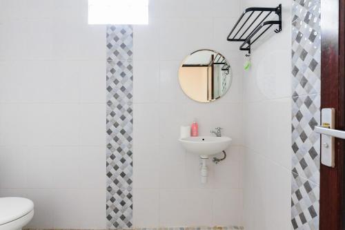reddoorz lotus house seminyak