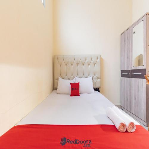 reddoorz near rs permata cirebon