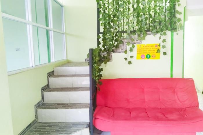 reddoorz syariah at shakira alesha enggal