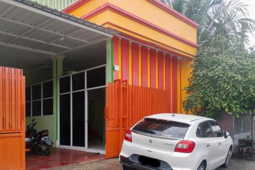 reddoorz syariah at shakira alesha enggal