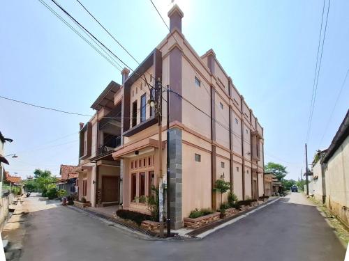 Reddoorz Syariah Near Exit Toll Pekalongan 2,,2 star