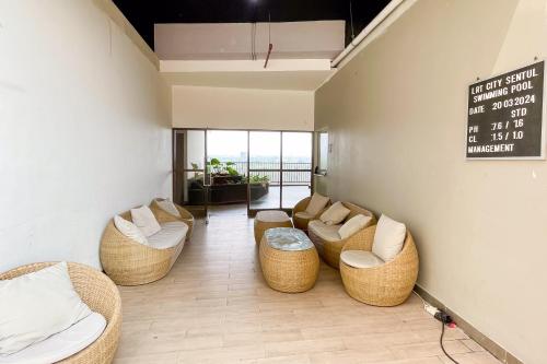 redliving apartemen royal park sentul by bogor staycation