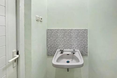 trubus guesthouse syariah magelang mitra reddoorz