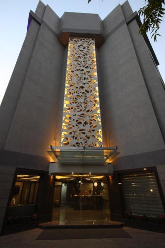 Hotel Bait Inn,Near The Times Of India,Opp.Bhavani Chambers,Across Riverfront Ashram Road,Ahmedabad,3 star