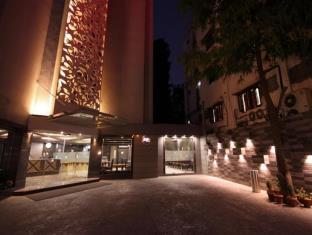 Hotel Bait Inn,Near The Times Of India,Opp.Bhavani Chambers,Across Riverfront Ashram Road,Ahmedabad,3 star