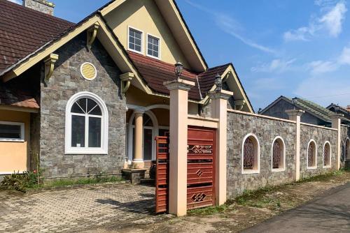 urbanview hotel villa q gisting by reddoorz