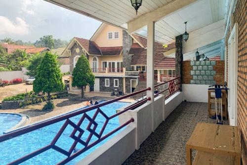 urbanview hotel villa q gisting by reddoorz