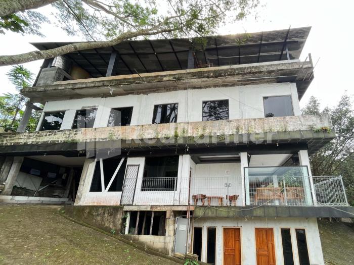 villa a2 trawas redpartner