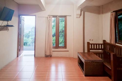 Villa D'oasis 2 Puncak Mitra Reddoorz,,2 star
