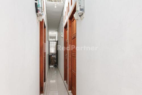 Wisma Radya Syariah Redpartner,,2 star