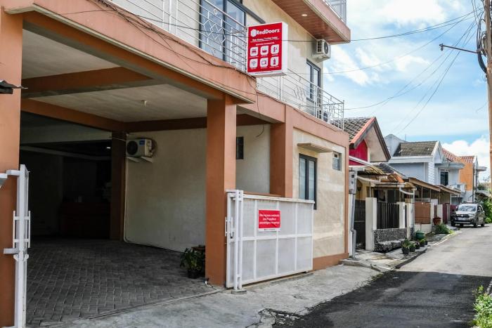 reddoorz near malang creative center