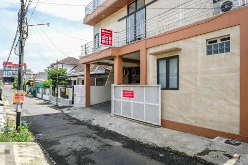 reddoorz near malang creative center