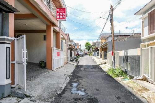 reddoorz near malang creative center