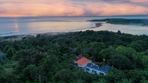 ceningan island