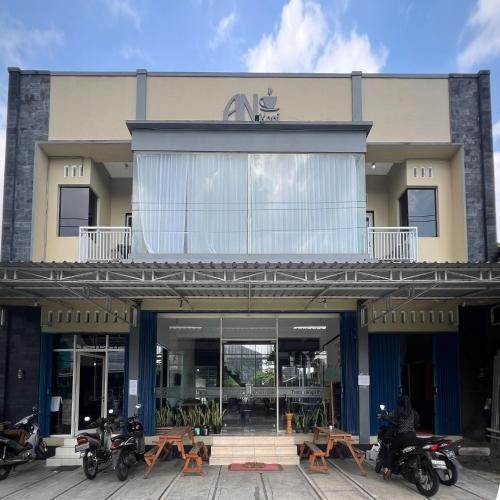 An Homestay Syariah Mitra Reddoorz Wonosobo,,2 star