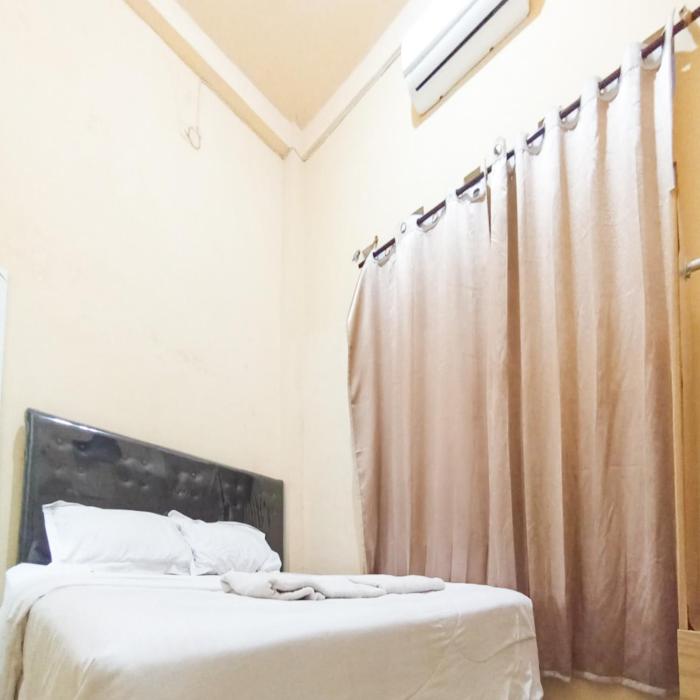 ariska room near alun alun jombang redpartner