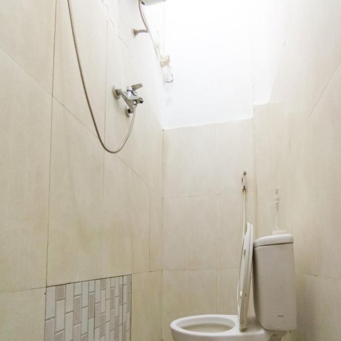ariska room near alun alun jombang redpartner