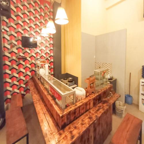 Ariska Room Near Alun Alun Jombang Redpartner,,2 star