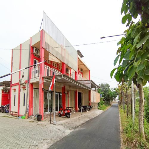 ariska room near alun alun jombang redpartner